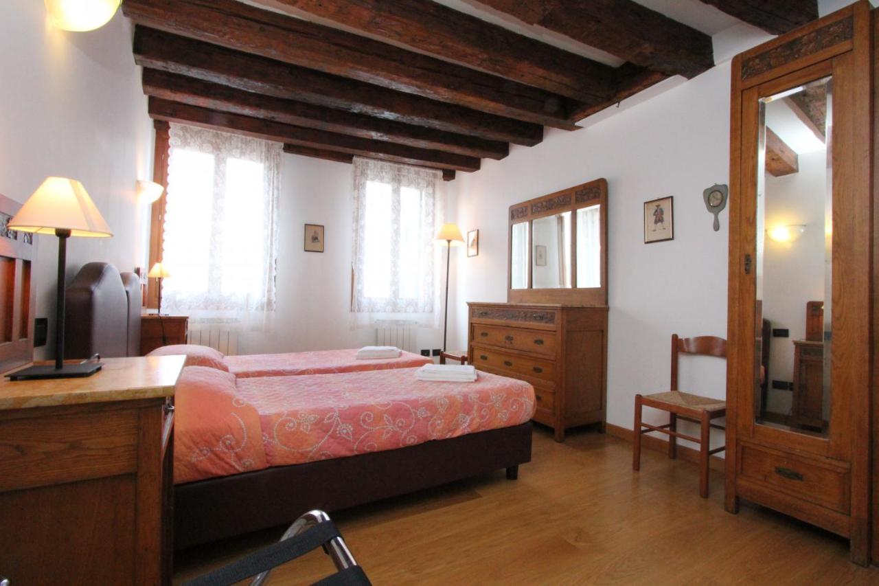 Residence Dei Mori Венеция Екстериор снимка